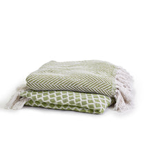 Load image into Gallery viewer, Countryside Comfort Green Throw
